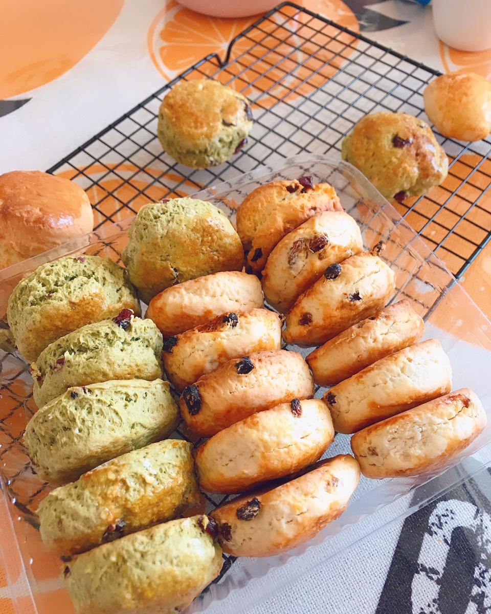 【视频】3分钟 奶油司康Scone(可能是世界上最快手的司康) 消耗淡奶油～