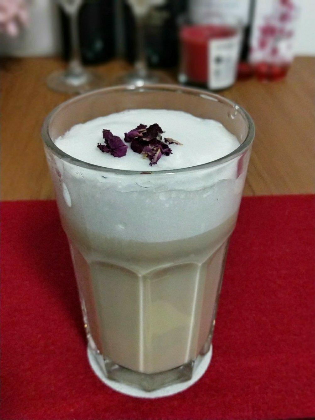 玫瑰红茶拿铁