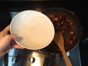 泡菜焖鸡翅的做法 步骤12