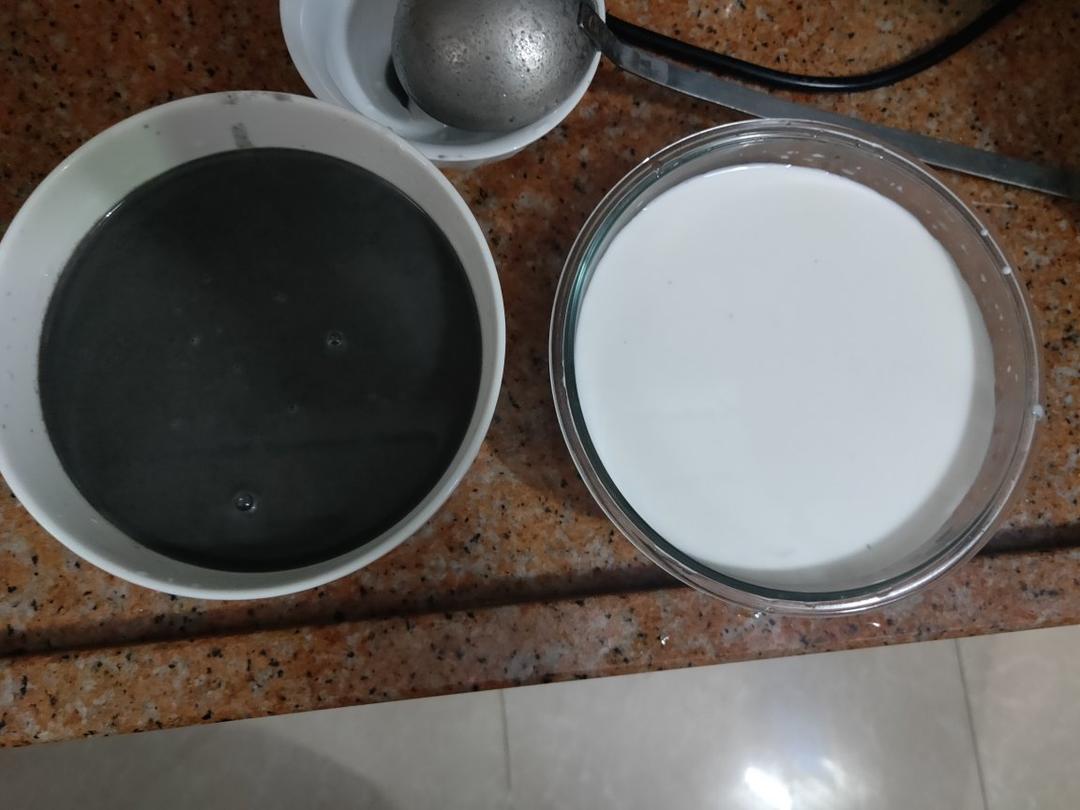 黑芝麻椰汁千层马蹄糕