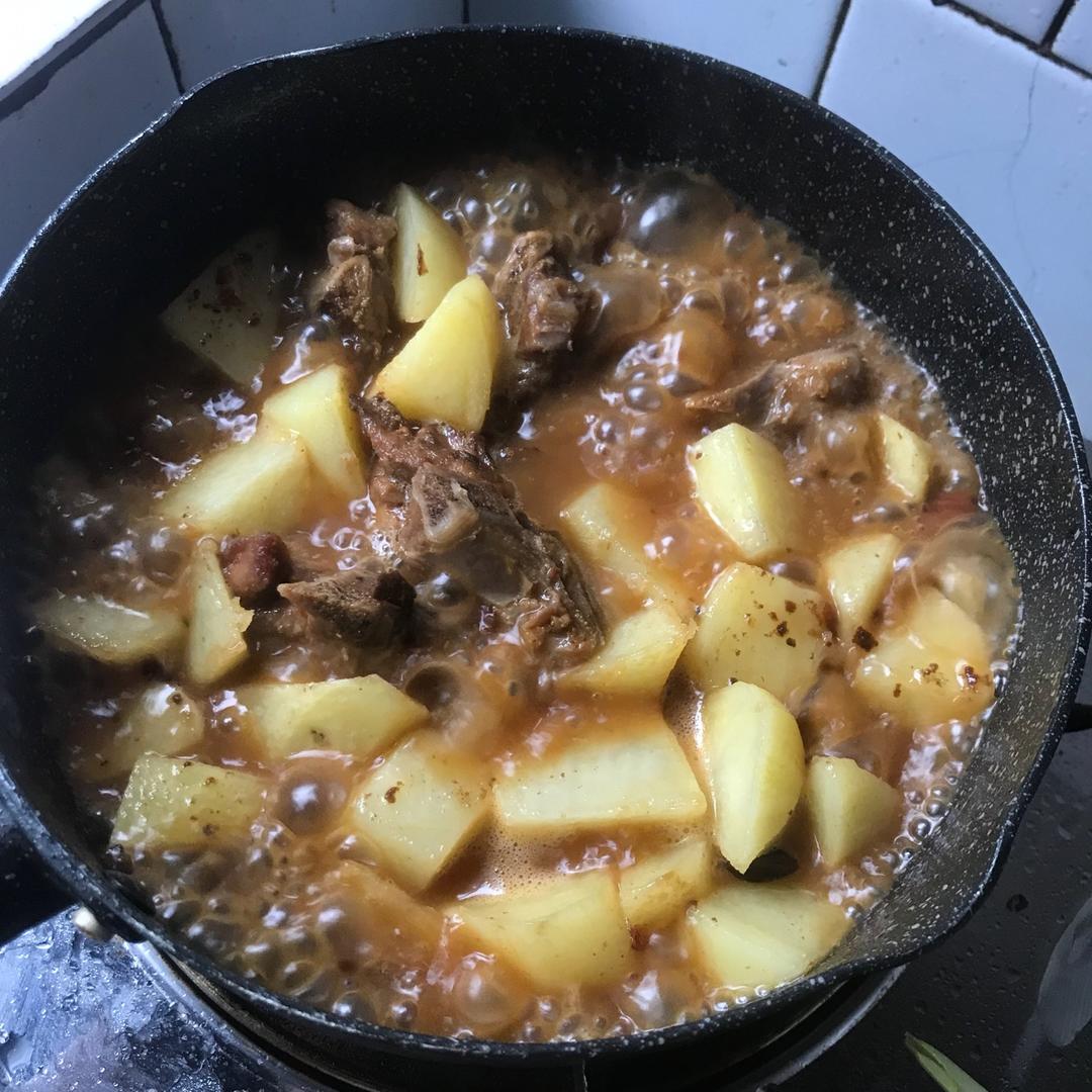 土豆烧排骨