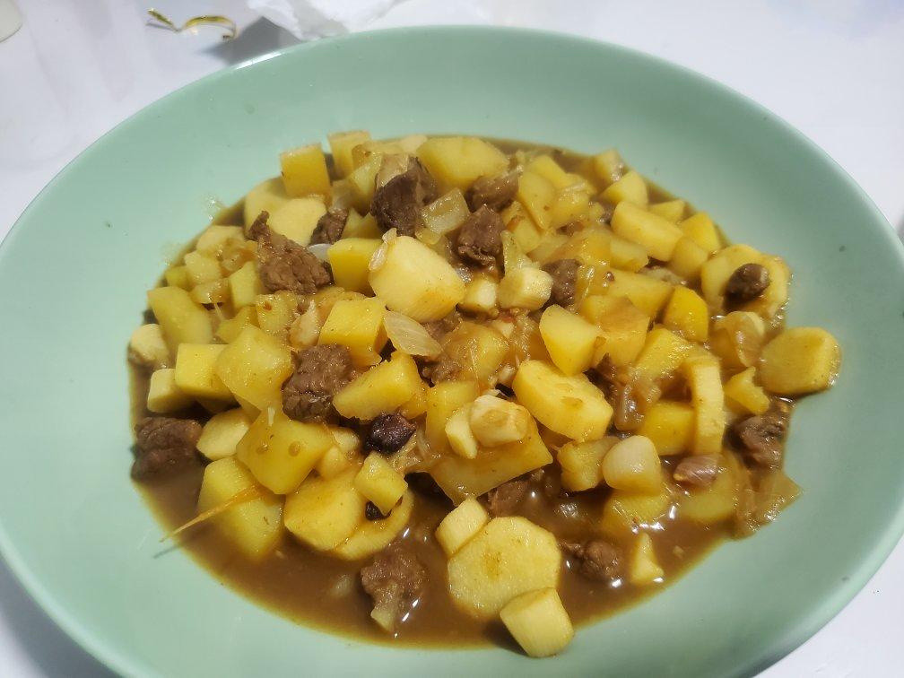 红烧牛肉土豆 （独家秘制）
