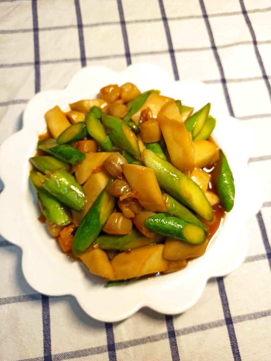 鲜掉眉毛的炒三鲜～芦笋杏鲍菇干贝