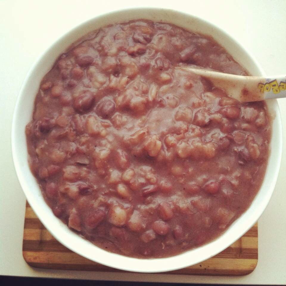 红豆薏米粥 (Red Bean and Pearl Barley Congee)