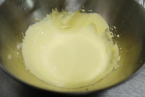 香草蛋（卡仕达夹心海绵蛋糕）的做法 步骤2