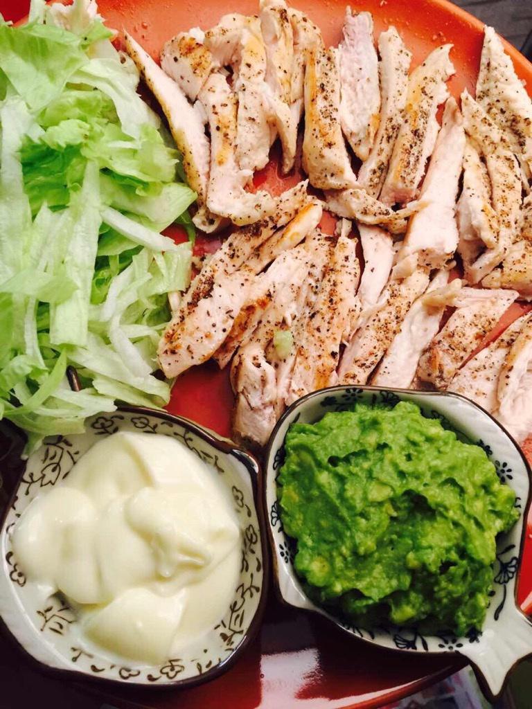 墨西哥鸡肉卷（牛油果泥&蛋黄酱）—Chicken breast TACO with avocado puree n mayonn