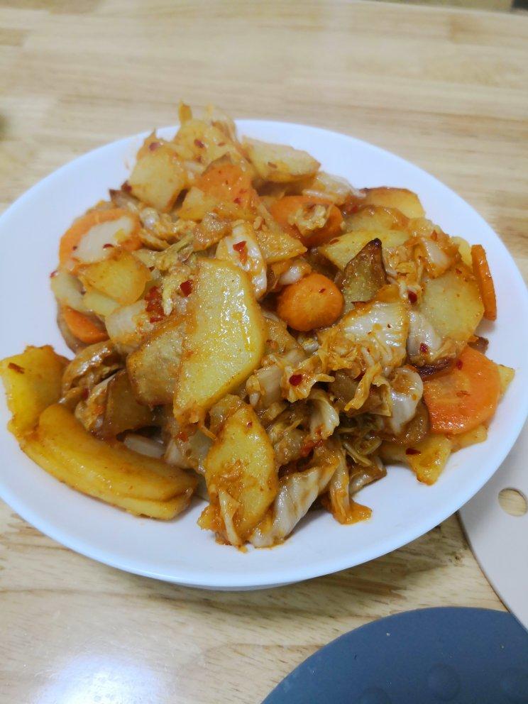辣白菜炒土豆片