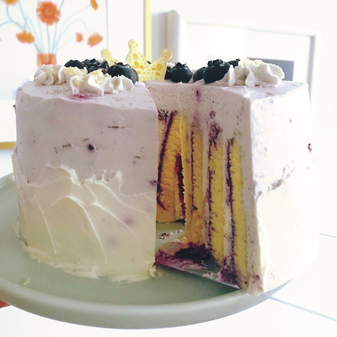 口感清新的蓝莓奶油蛋糕