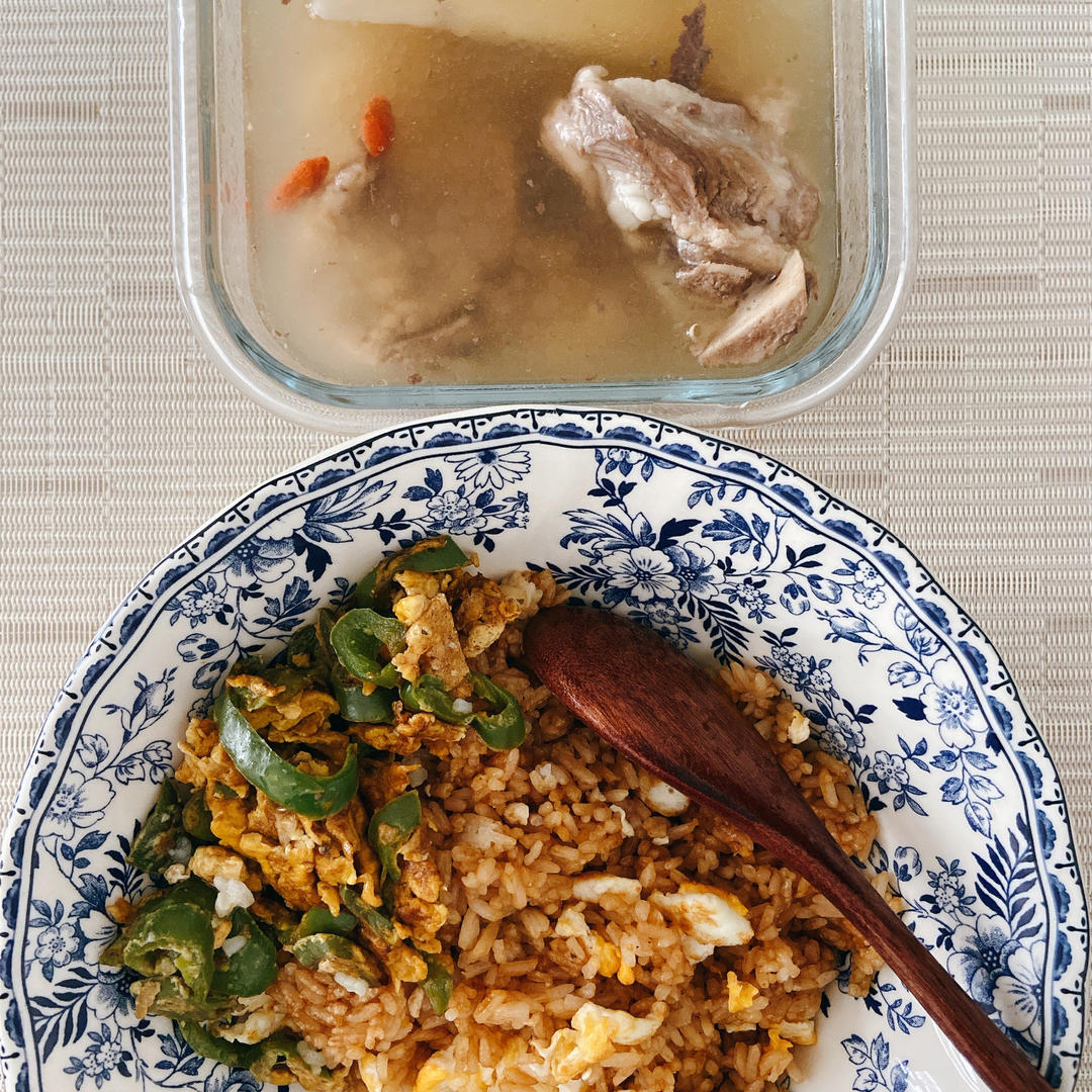 好吃到舔盘的酱油炒饭！