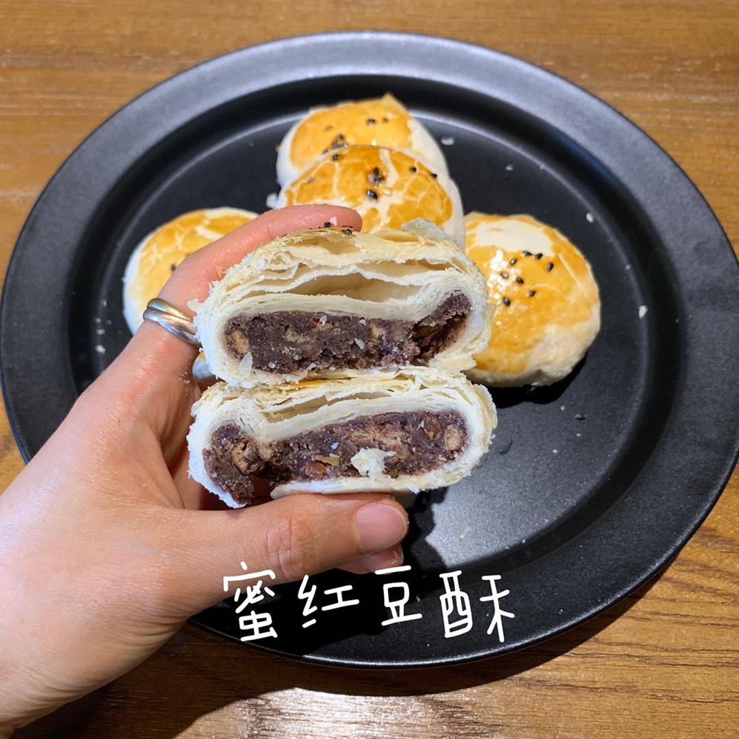 层层酥脆的完美蛋黄酥