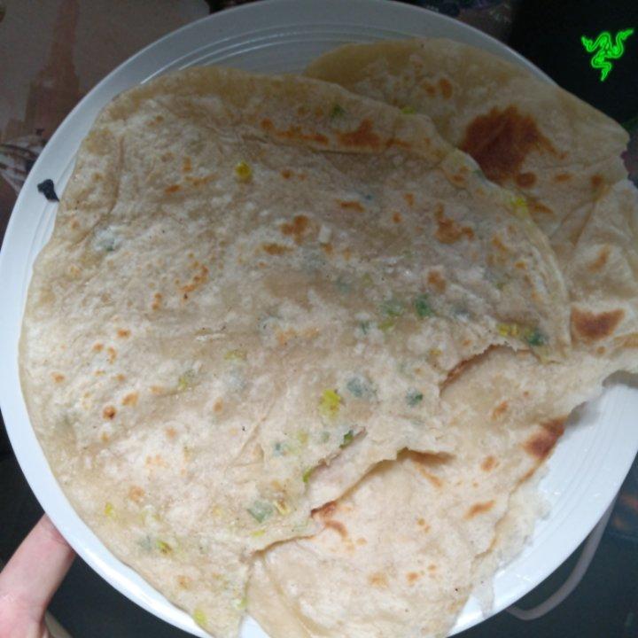 烙饼不硬的小窍门 掌握了你也能看出柔软多层凉了不硬的小油饼