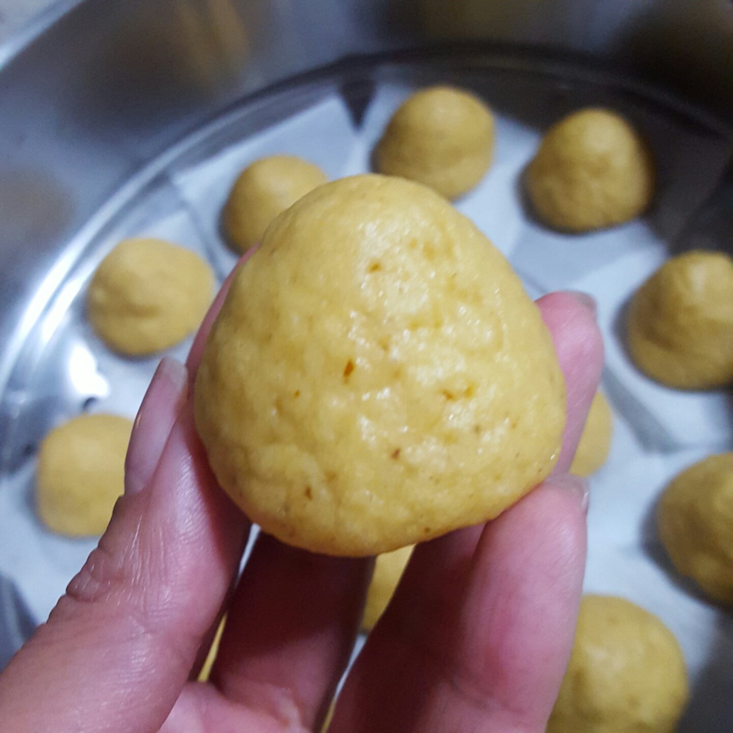 团团圆圆麻做的窝窝头