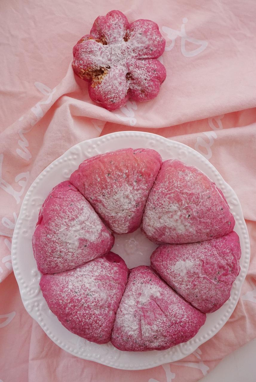 💕少女心biu biu biu 💕 肉松馅的火龙果面包