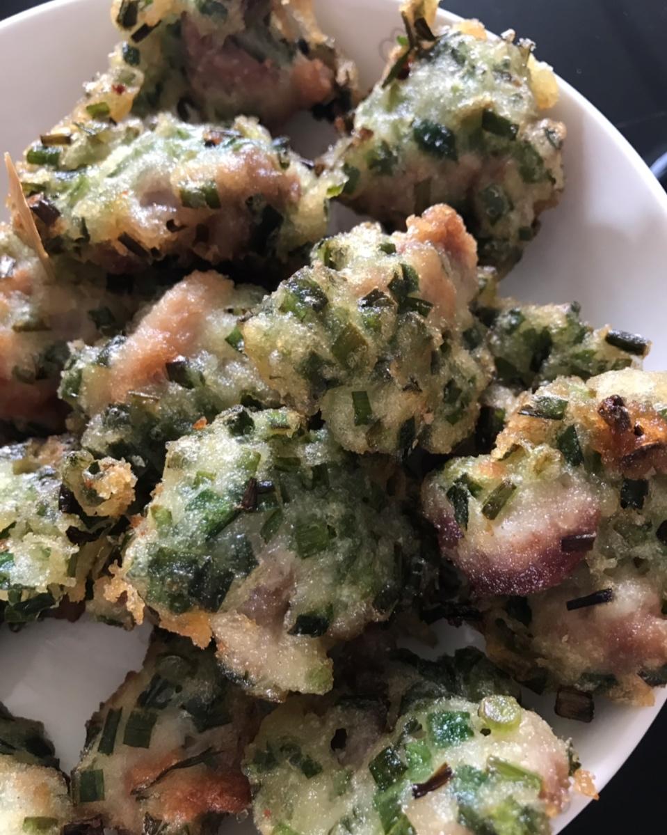 不用模具的海南临高韭菜饼