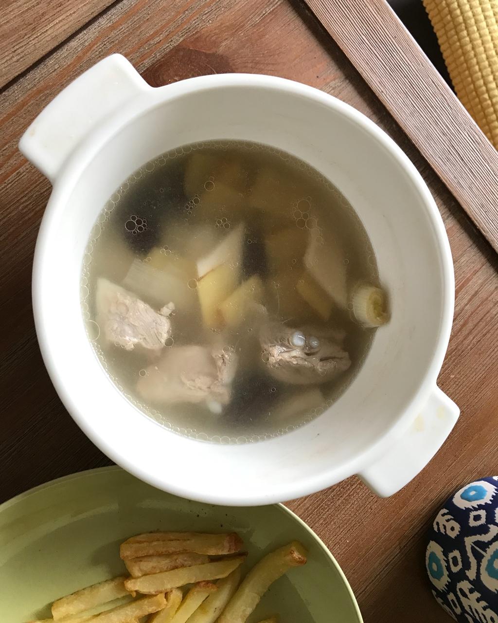 排骨山药汤