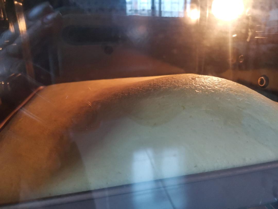 超详细的瑞士卷奶油蛋糕卷原味蛋糕卷的制作方法 饱满不掉皮不开裂（附模具换算方法）