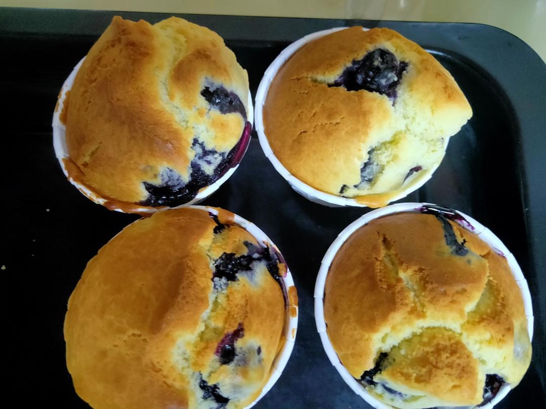【爆浆蓝莓玛芬蛋糕】搅和几下就爆浆了～Blueberry Muffins～ | Q BAKE
