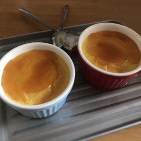 Crèmebrulée。法式烤布雷。焦糖布丁。