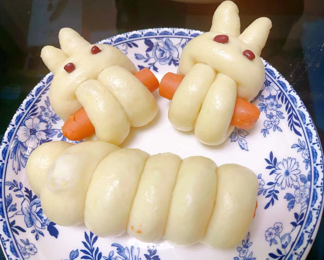 香肠兔子馒头卷