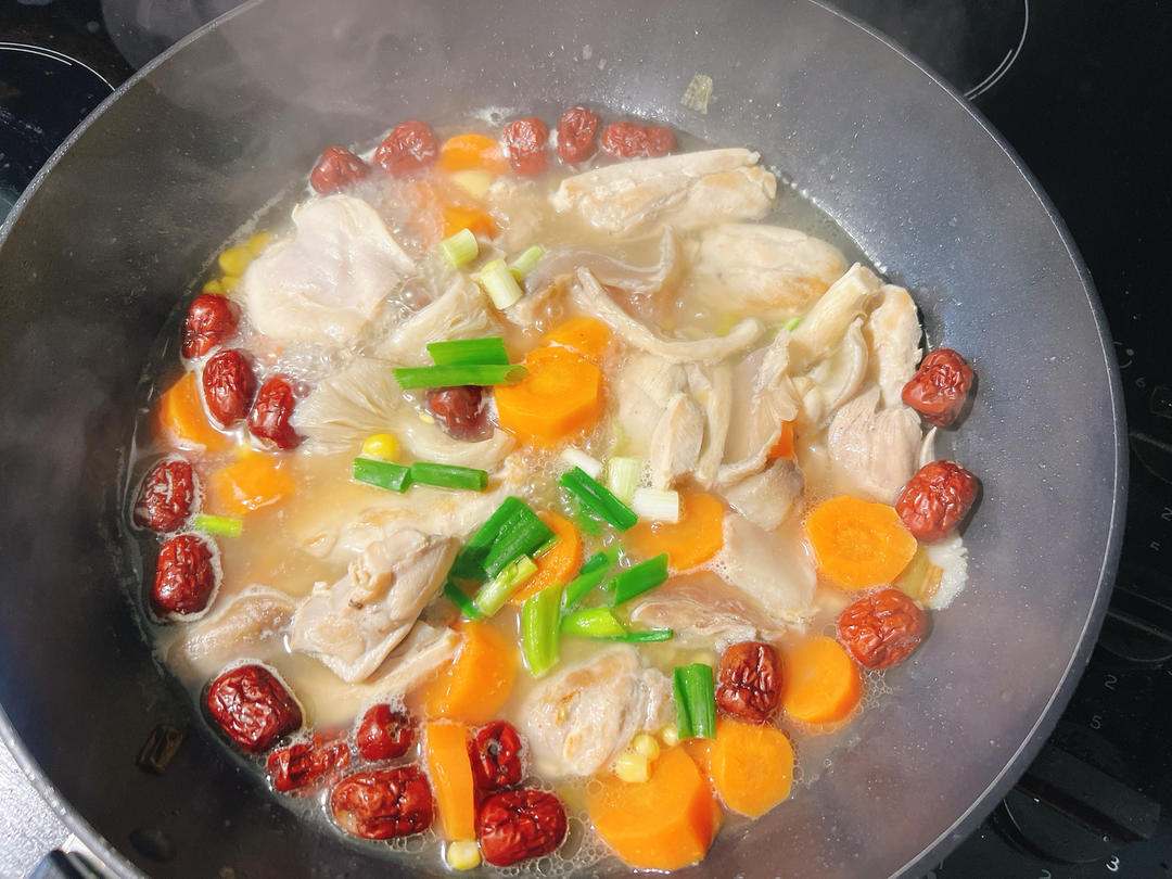 一个鸡腿🍗就可以做一碗香浓可口的鸡汤