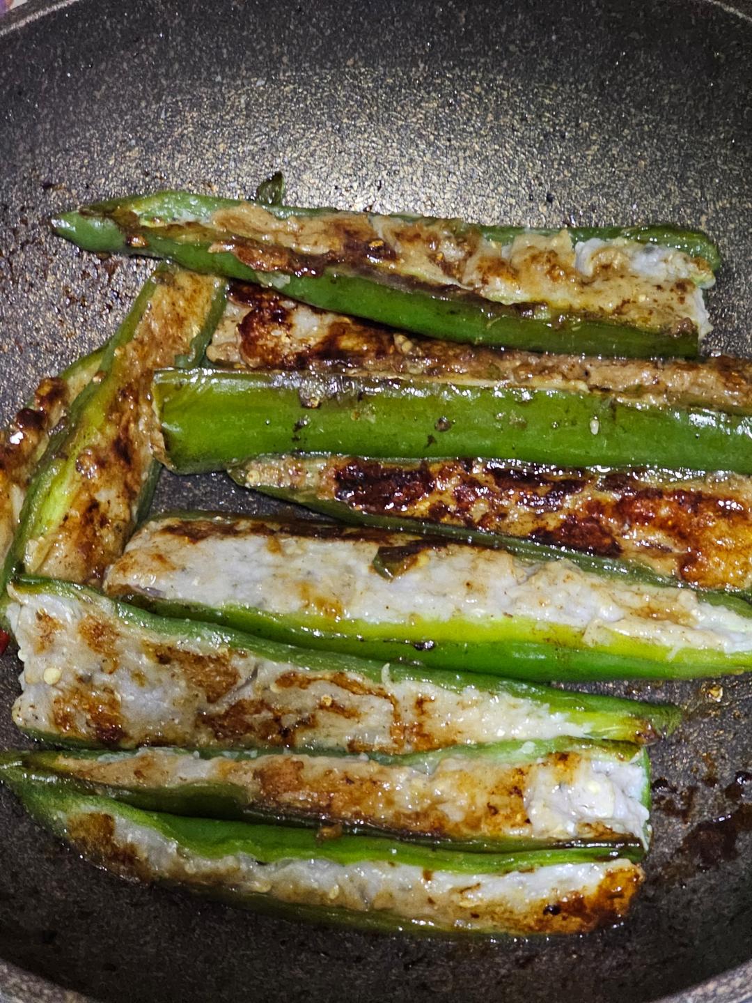 鲮鱼滑酿青椒