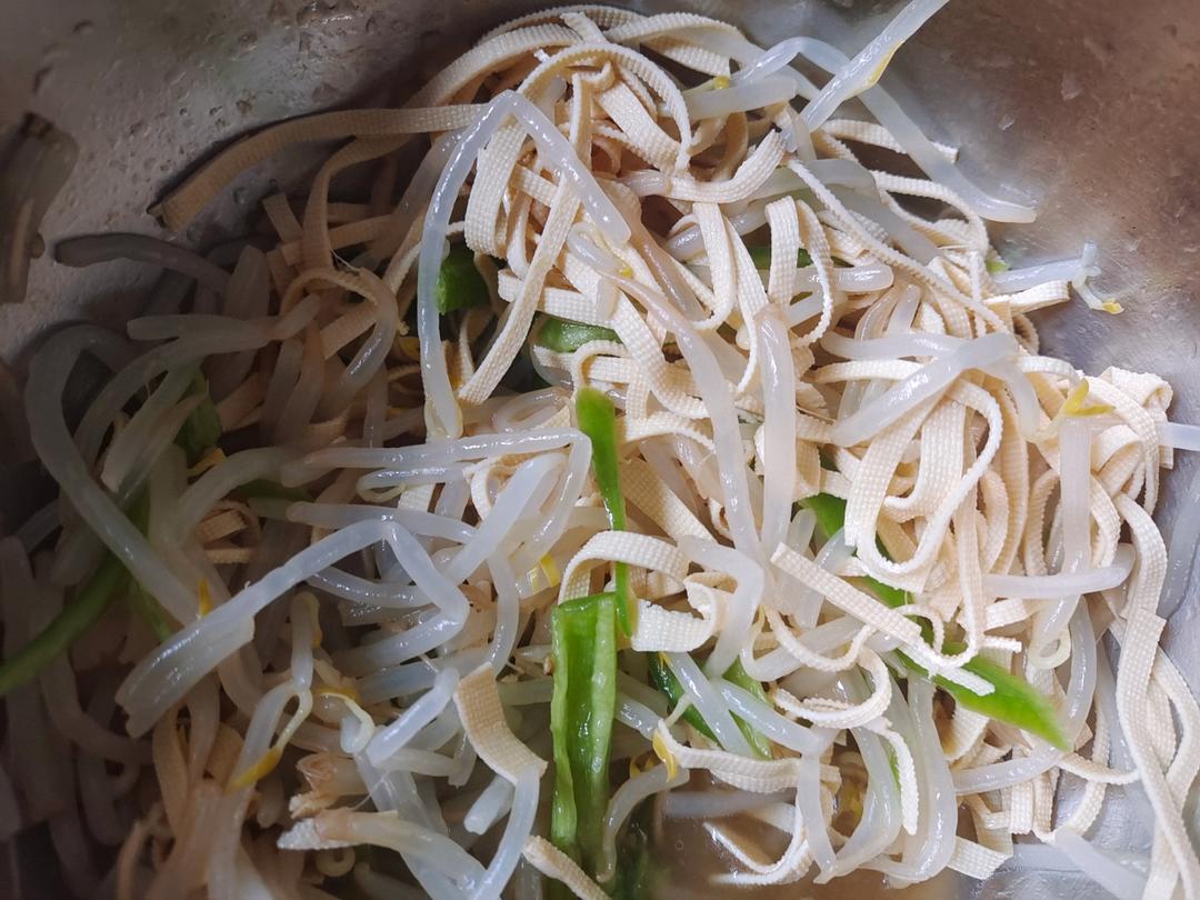 豆皮绿豆芽拌黄瓜