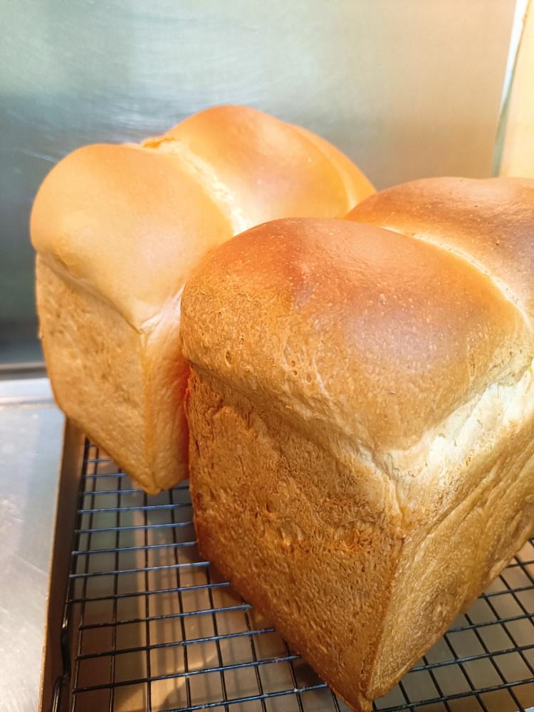 面包机版淡奶油吐司~附烤箱版吐司整形法🍞（万用吐司基础面团～咖啡吐司）