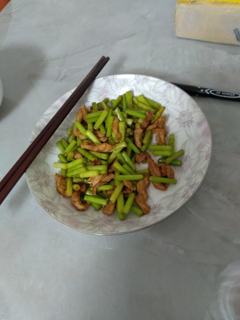 蒜薹炒肉丝