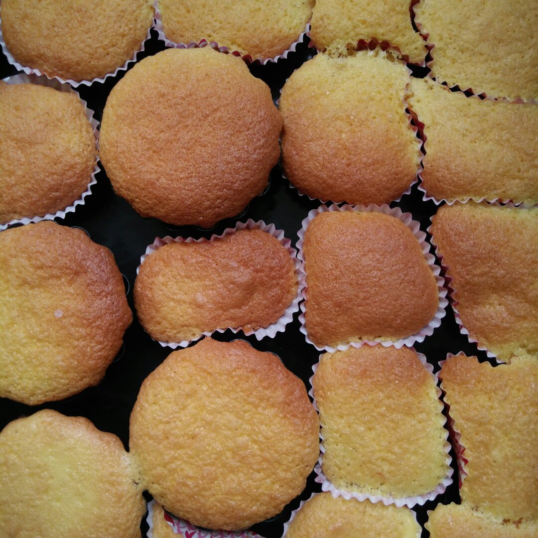 胖子小曦做的无油无水老式小蛋糕