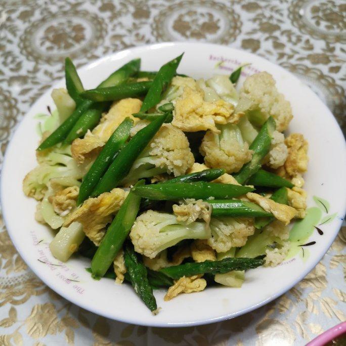 芦笋花菜炒肉片