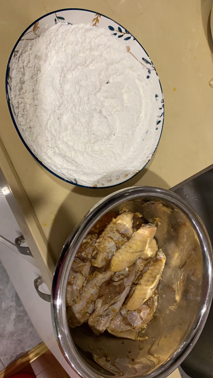 蒜香炸鸡翅