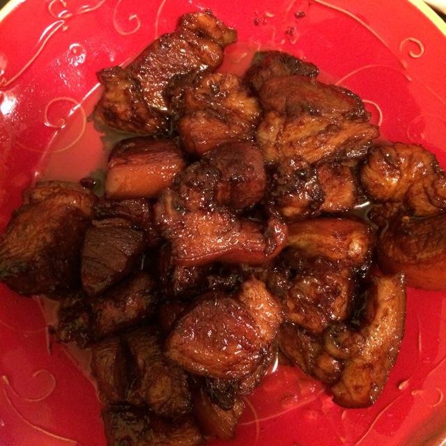 吃着碗里望着锅里的红烧肉