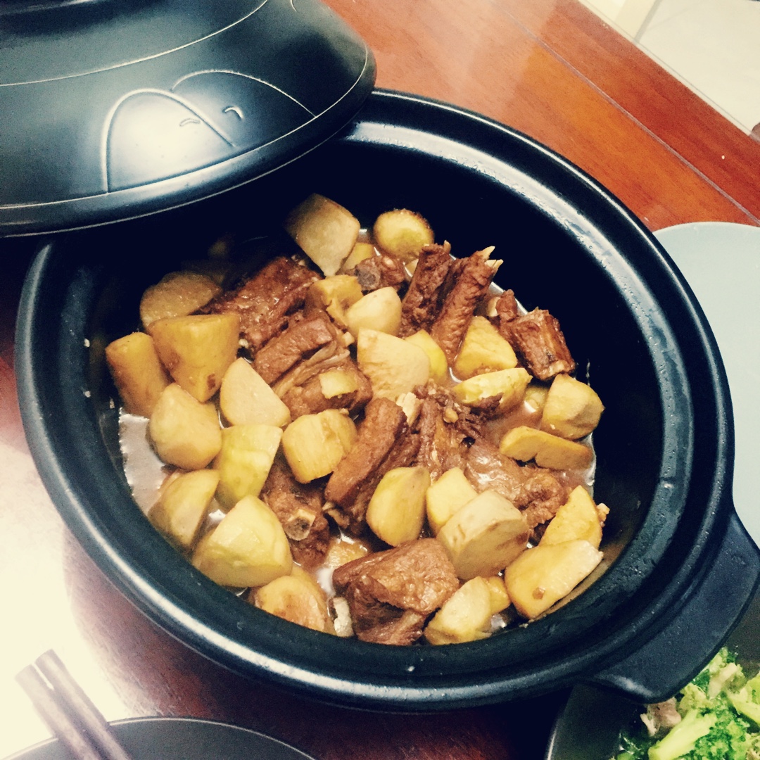 迷迭香：芋头排骨