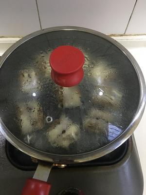 制作简单的美味水煎肉卷的做法 步骤7