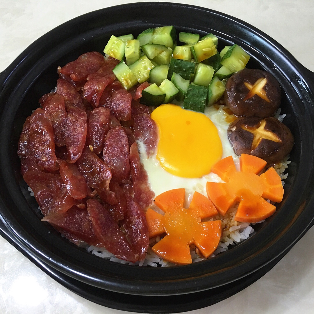 广式腊味煲仔饭
