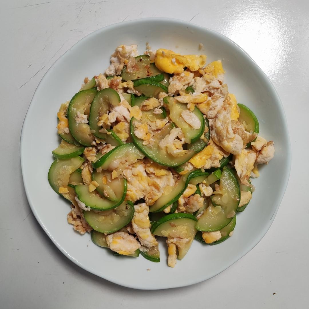 清香的西葫芦炒鸡蛋