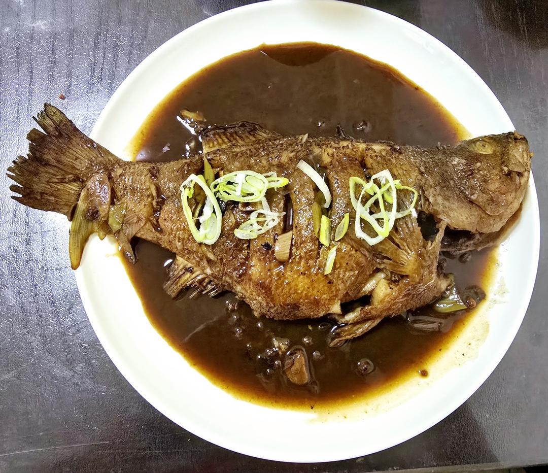 红烧鲈鱼