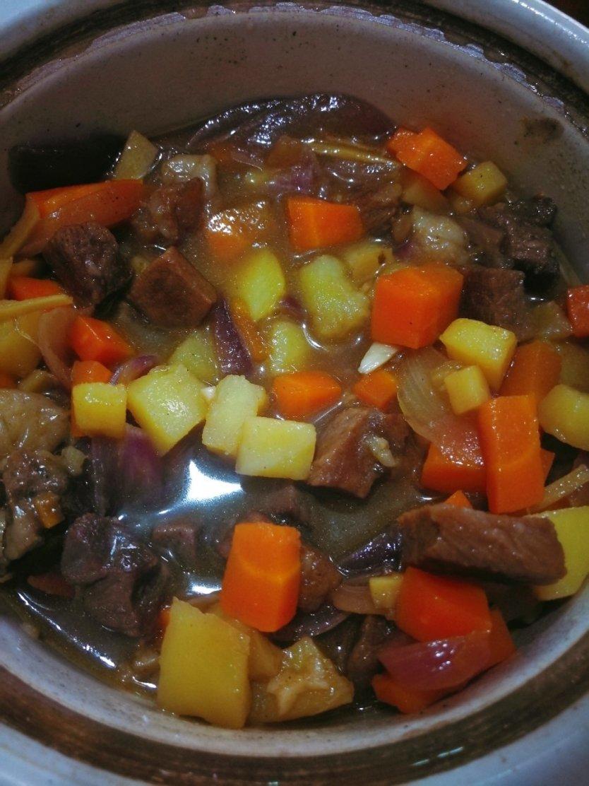 沙沙土豆胡萝卜炖牛肉