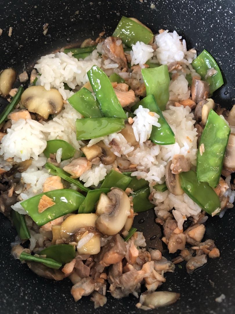 三文鱼炒饭