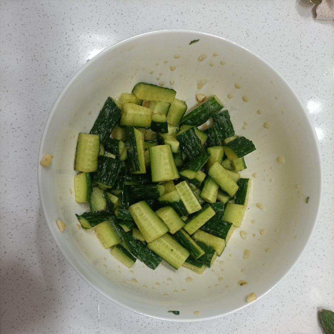 用料极简美味不减的凉拌黄瓜