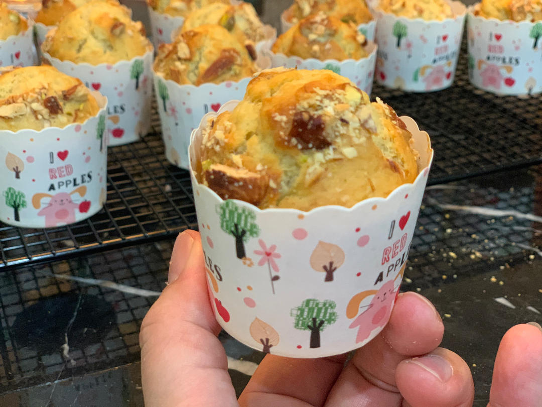 只需搅拌入烤箱的香蕉麦芬