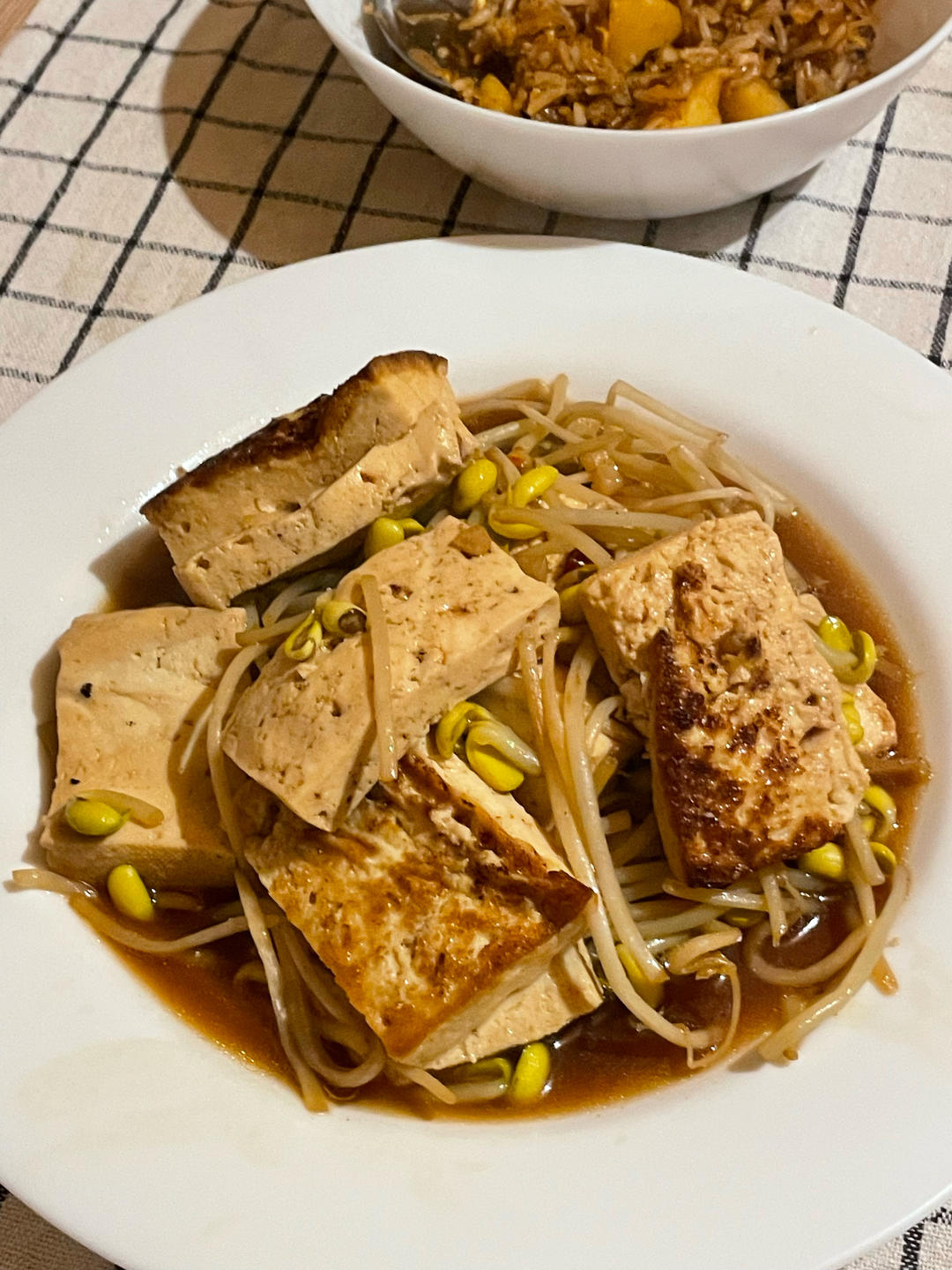 豆芽焖豆腐