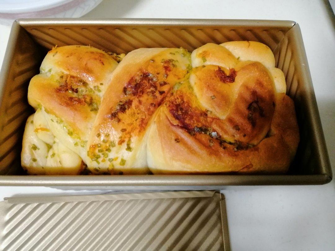 香葱肉松手撕吐司