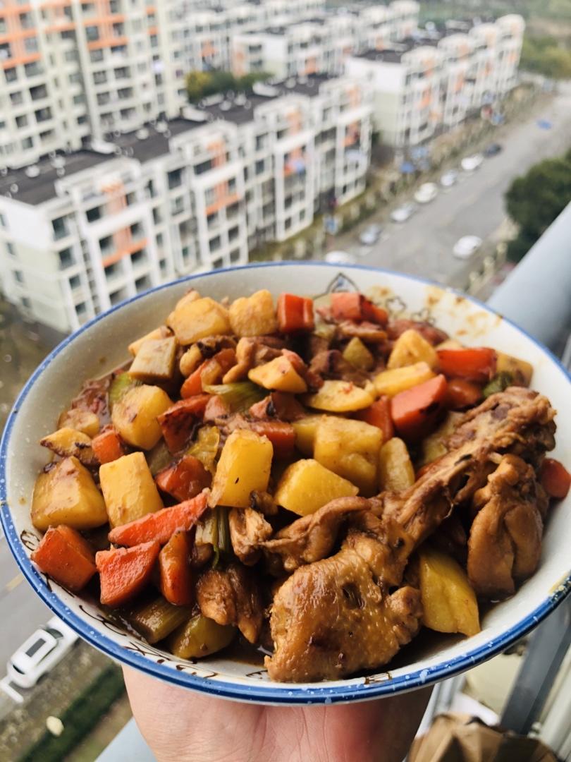 土豆胡萝卜炖鸡块