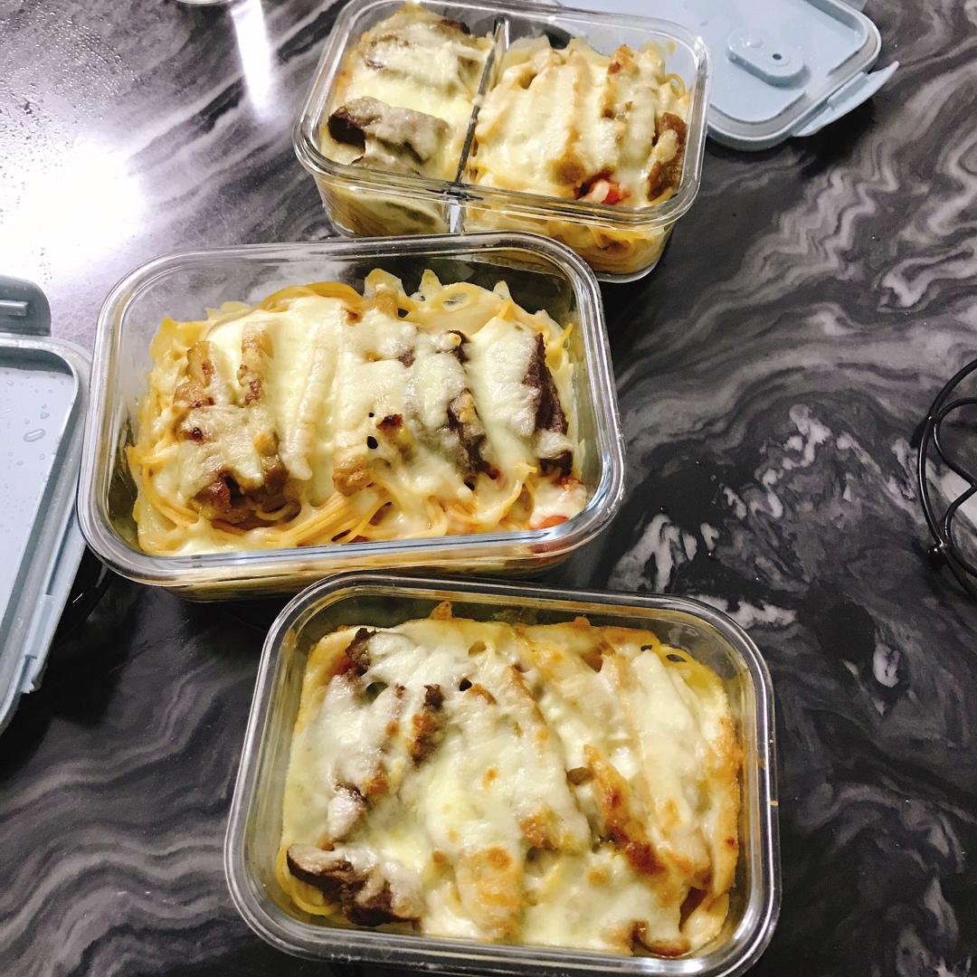 芝士肉酱焗意面