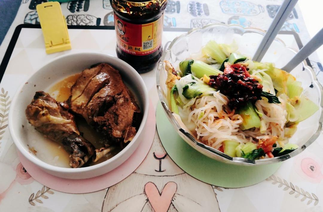 卤鸡腿，卤鸡肝，卤鸡蛋卤豆腐，卤鸡心，卤鸡爪