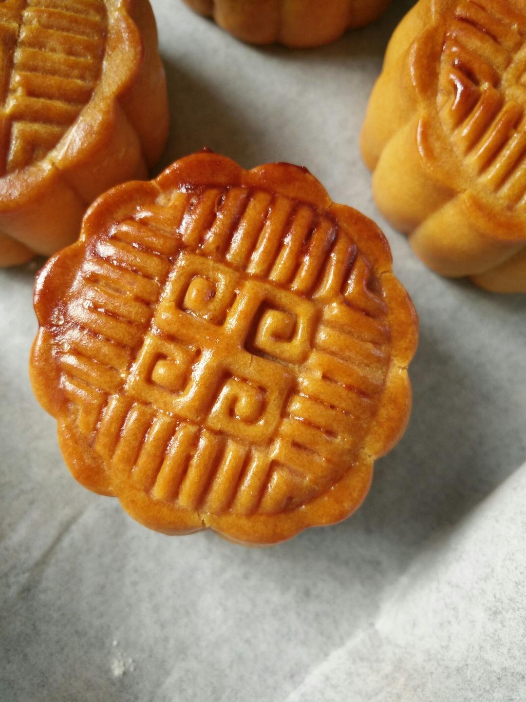 广式月饼——蛋黄莲蓉月饼