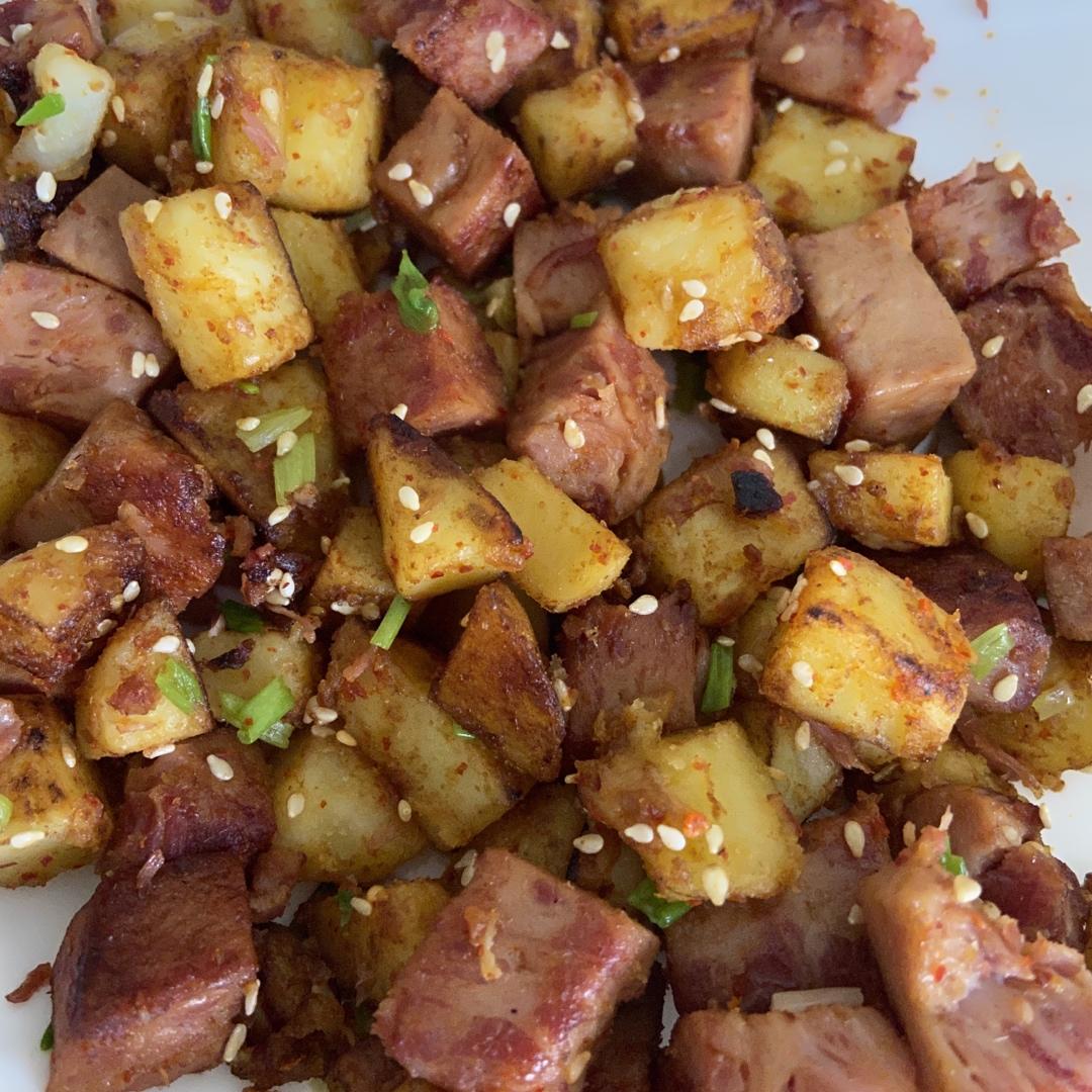 香辣过瘾的孜然土豆火腿，比路边摊还好吃