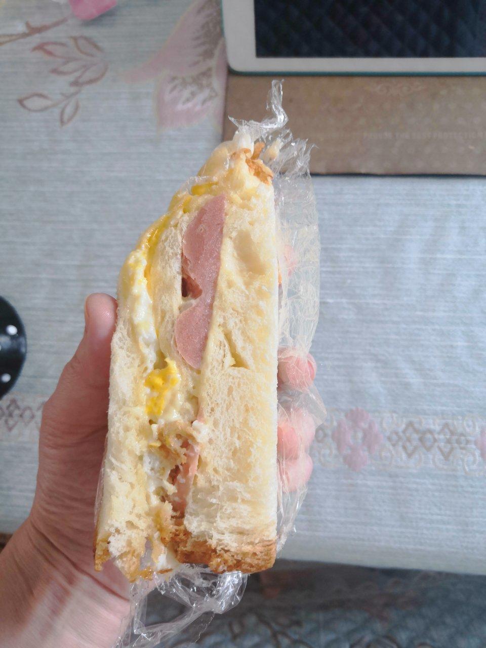 10分钟早餐—鸡蛋火腿三明治