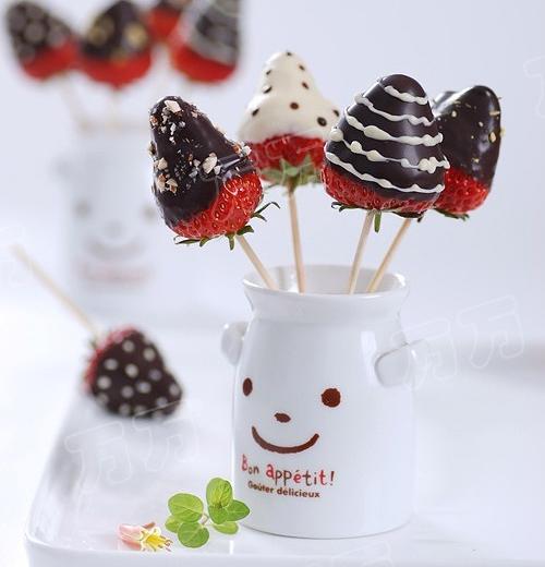 巧克力草莓棒棒糖的做法